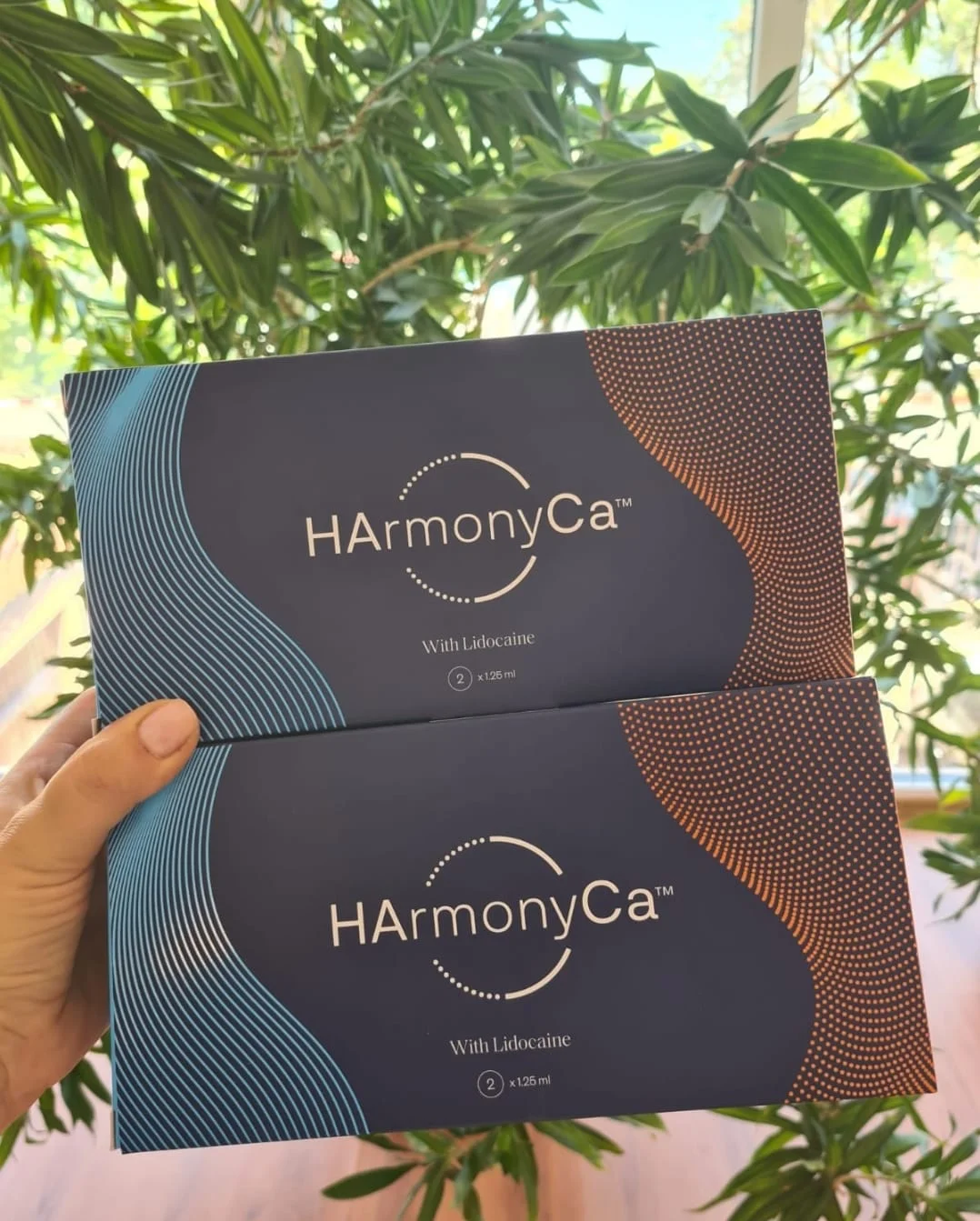 HArmonyCa™, filler dermic hibrid cu Acid Hialuronic și hidroxiapatită de calciu - Doctor SKiN filler hibrid Acid Hialuronic Hidroxipatita de calciu