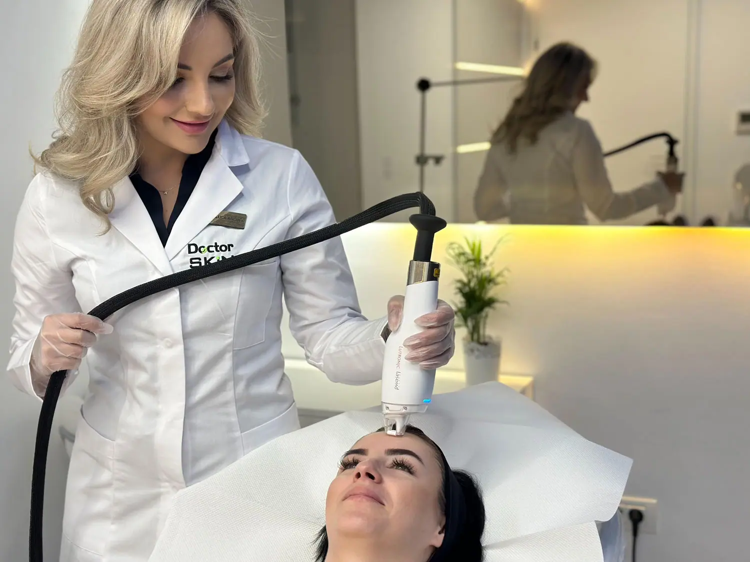 LaseMD vs. Clear & Brilliant: laserele non ablative pentru tenul tău - Doctor SKiN
