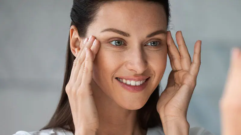 Bright Eyes by Dives Med – pentru o privire mai luminoasă, mai proaspătă, mai odihnită - Doctor SKiN Tratament depigmentare cearcăne în București