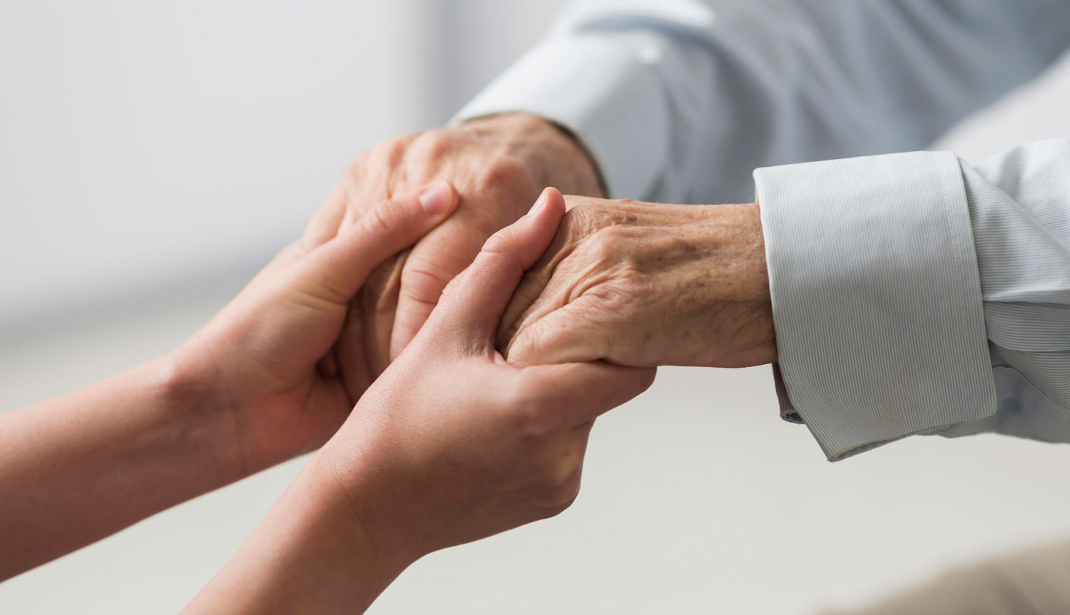 Mâini îmbătrânite